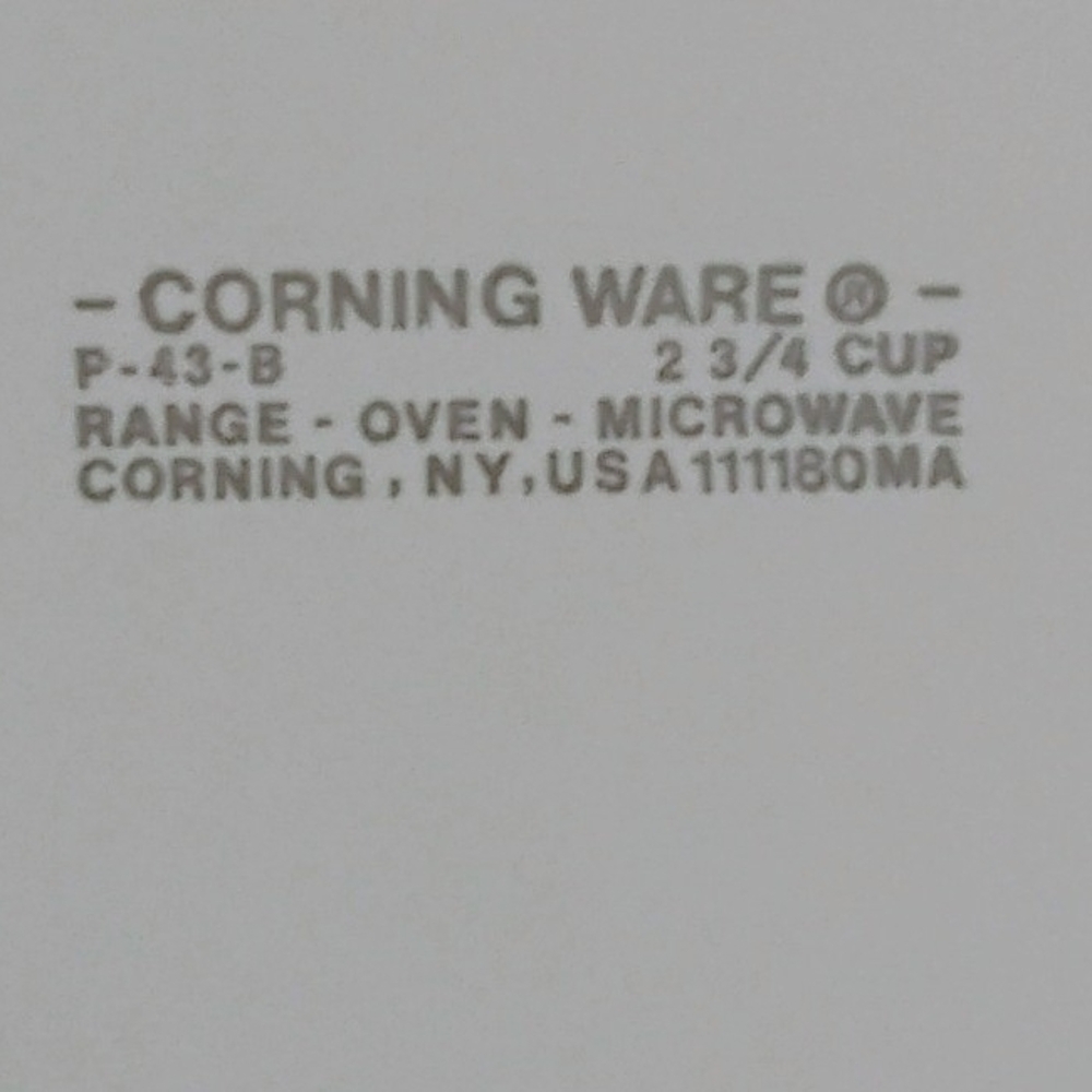 Corningware White Baking Dish with Vegetable Design - Picture 7 of 8